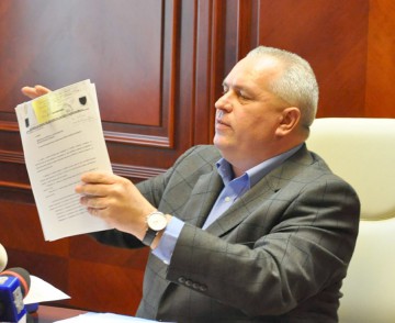 Constantinescu află marţi dacă poate lua legătura cu angajaţii CJC